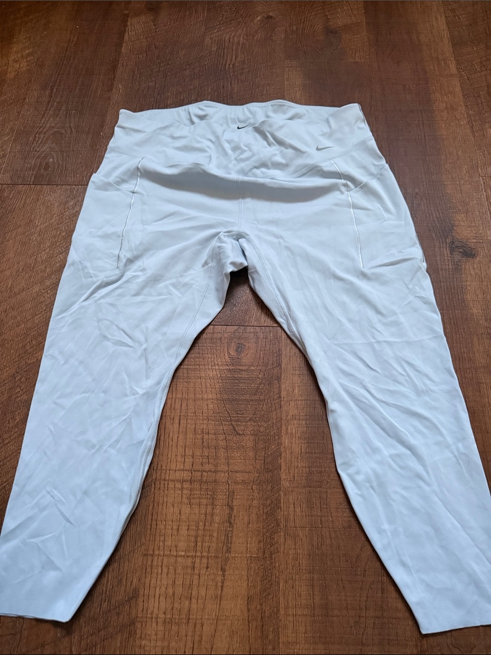 Nike Women's Light Gray High-Waist Leggings